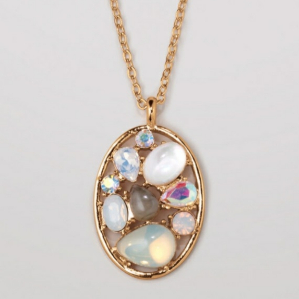 Mother Pearl Cluster Necklace Goltone
